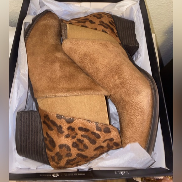 CHINESE LAUNDRY CORBIN CARMEL/BROWN SUEDE ANIMAL PRINT BOOTIES - Size 10 - Picture 7 of 10